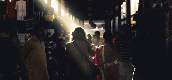 Why should you learn to shoot with a manual transmission when playing photography?