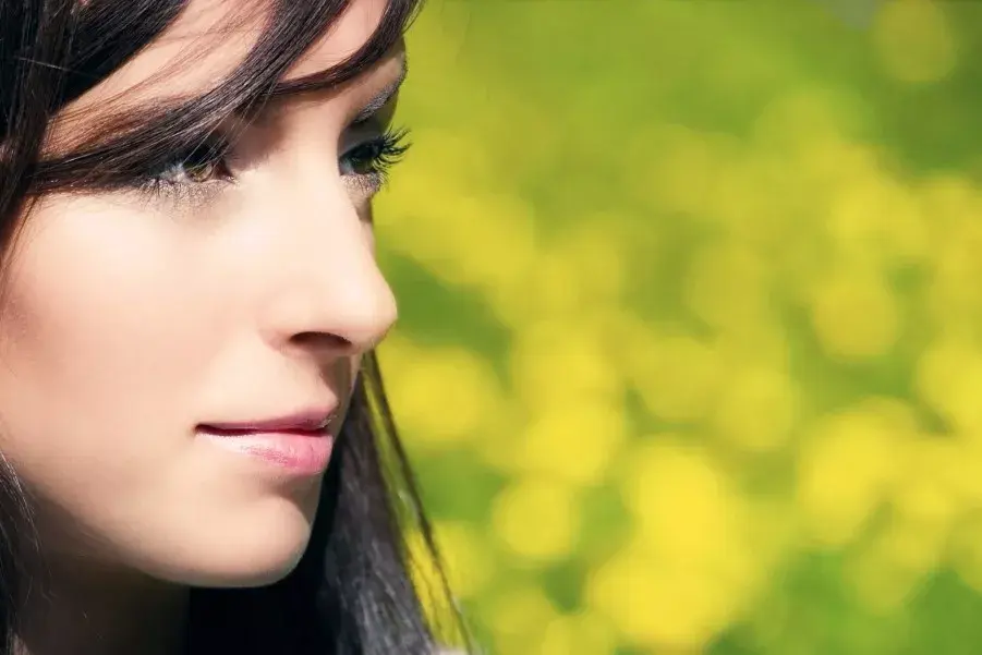 How to take novel and beautiful headshots? Try edge composition!