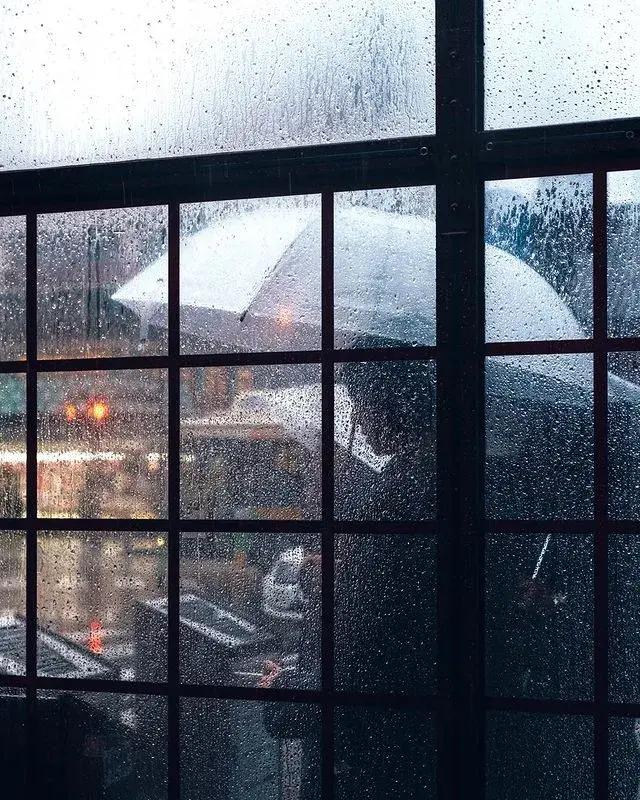 How to make a cinematic feel on rainy days?