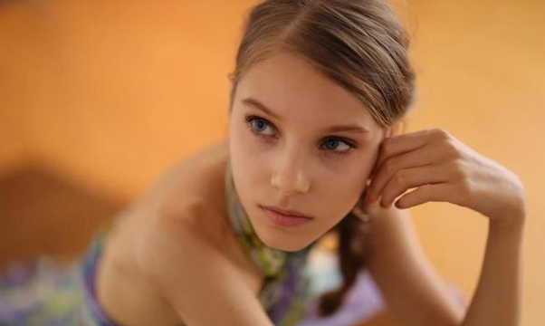 There are certain rules to follow when cropping portrait photos. Some areas can be cropped while others cannot.